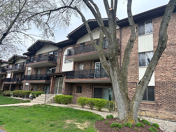 3rd image of 5231 James Ln APT 1310