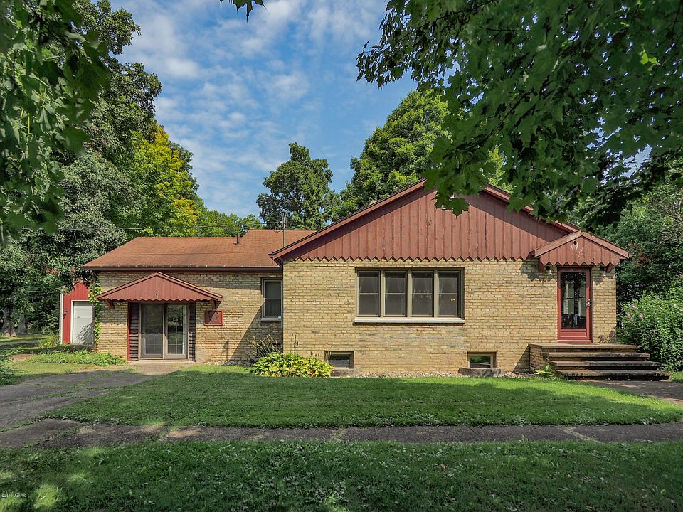 2667 120th Ave-100