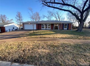 4918 Caribee Dr, Saint Louis, MO 63128