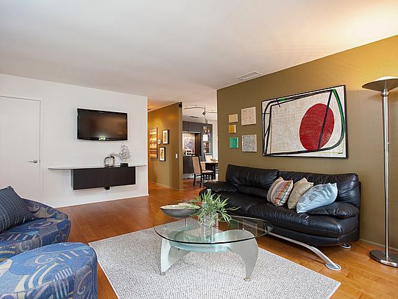 4th image of 10587 Greenford Dr