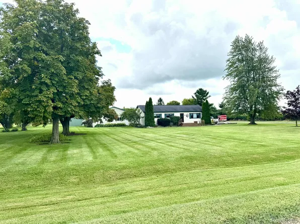 2635 Applegate Rd, Marlette, MI 48453