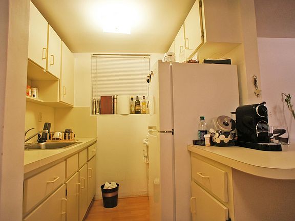 5th image of 131 Antiquera Ave APT 6