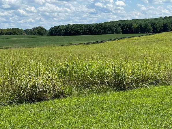 40 Beacon St, Russell Springs, KY 42642