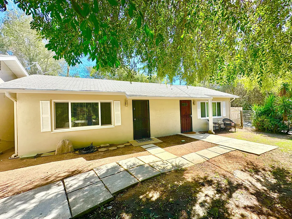 2510 Live Oak Park Rd #3