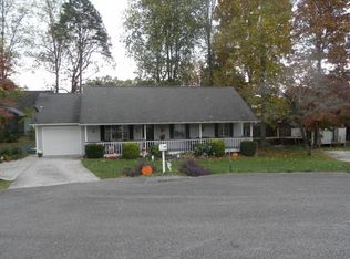 303 Red Fox Ln, Clinton, TN 37716