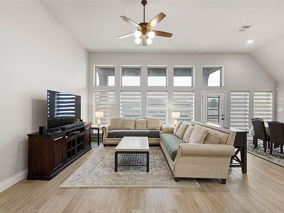 5th image of 1934 Bayleaf Manor Dr