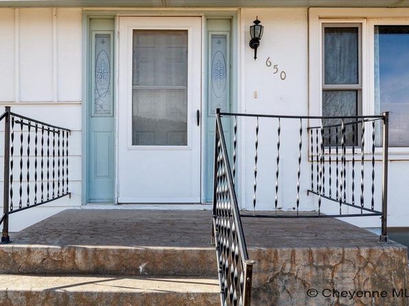 650 Simkins Ave, Pine Bluffs, WY 82082