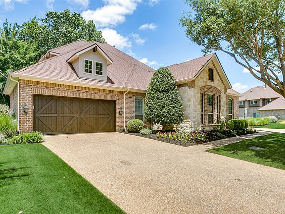 2nd image of 4804 Taylor Ln