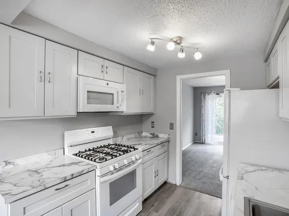 12217 Drake St NW, Coon Rapids, MN 55448