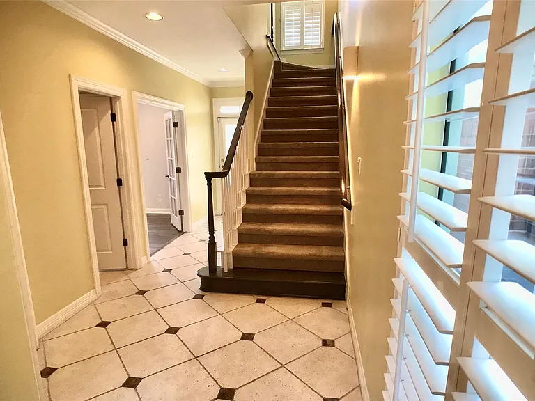 2104 Bancroft St — Photo 10