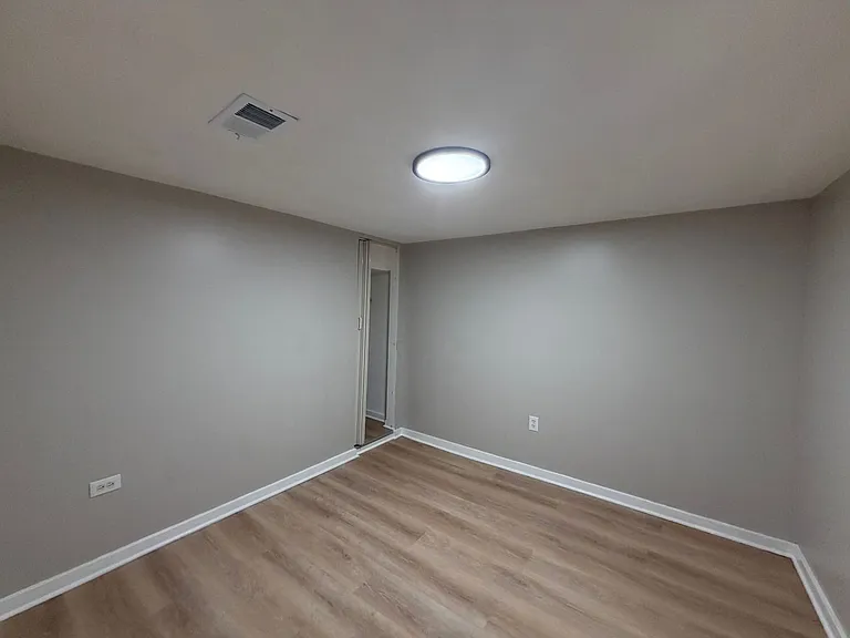 8339 S Hamilton Ave — Photo 11