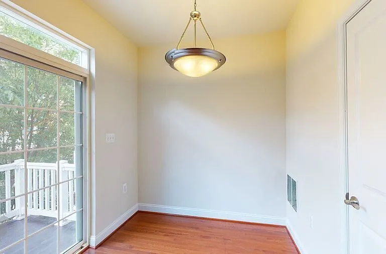 720 Barnes St NE — Photo 19