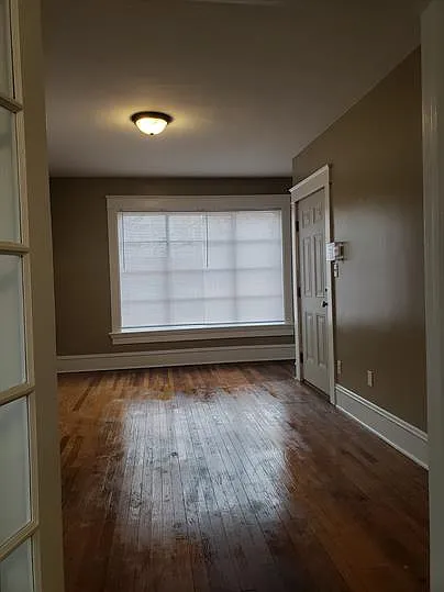 1222 West 26th Street - - 4 — Photo 2