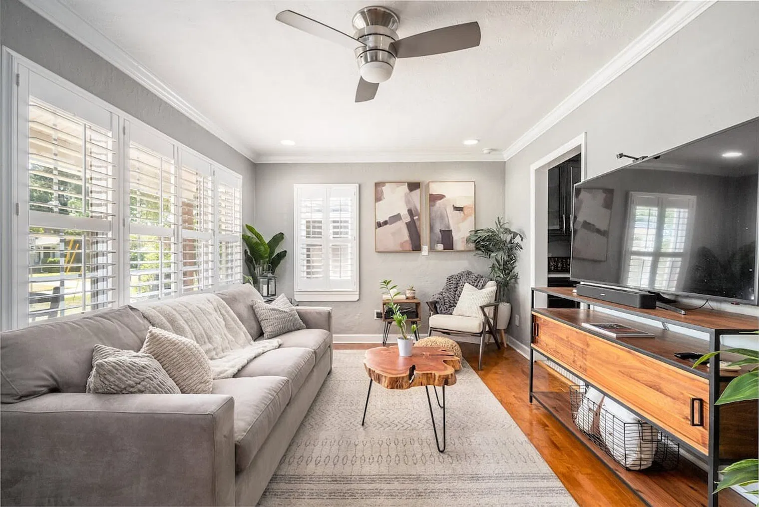 2 bed, 2.0 bath, $6,390 — Photo 3