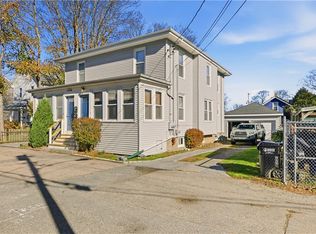 7 Warner Pl, Newport, RI 02840