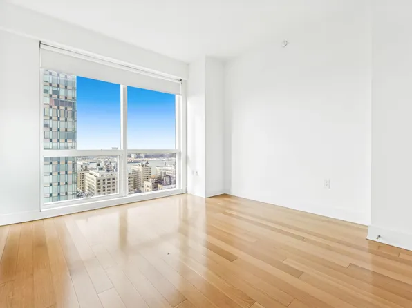 2628 Broadway image 5 of 7