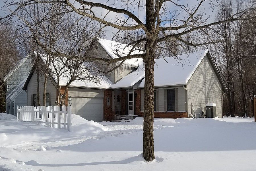 2nd image of 1601 Rushmore Dr