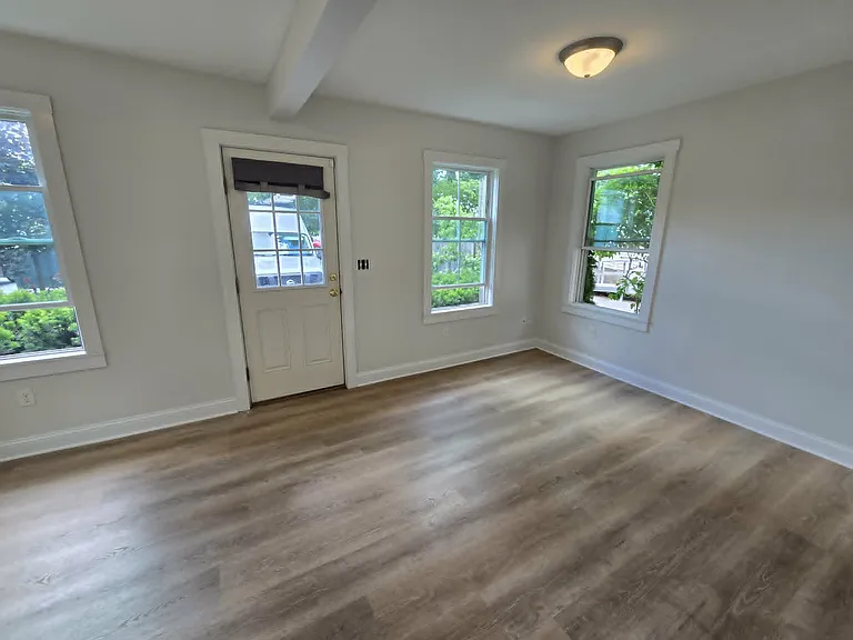 5.5 McLellan St — Photo 2