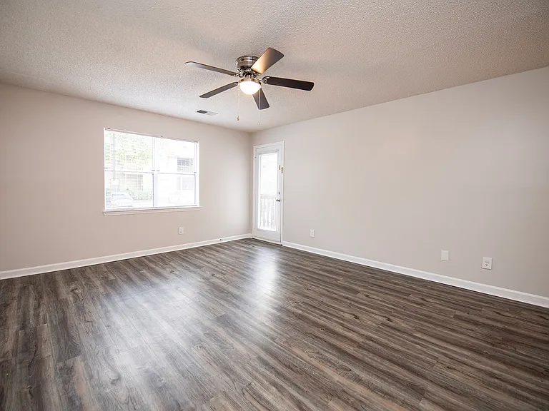 Park Hills Apartments — Photo 6