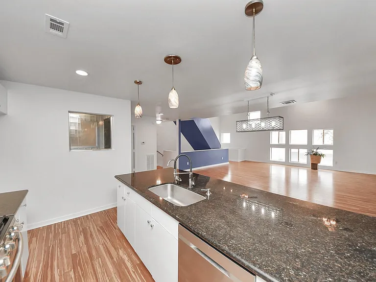 1428 Bailey St — Photo 12