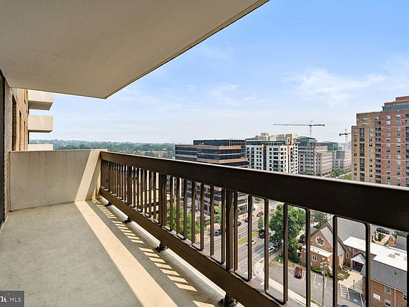 3rd image of 3800 Fairfax Dr APT 1204
