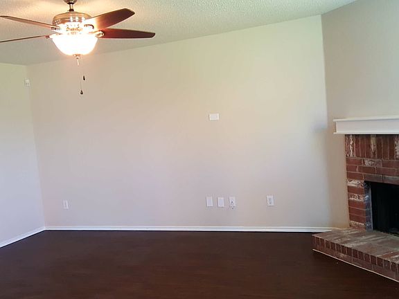 2nd image of 8402 Redheart St