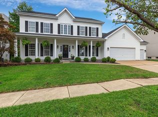 615 Crown Pointe Estates Ct, Ballwin, MO 63021