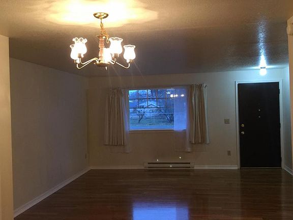 5th image of 320 N Walker St