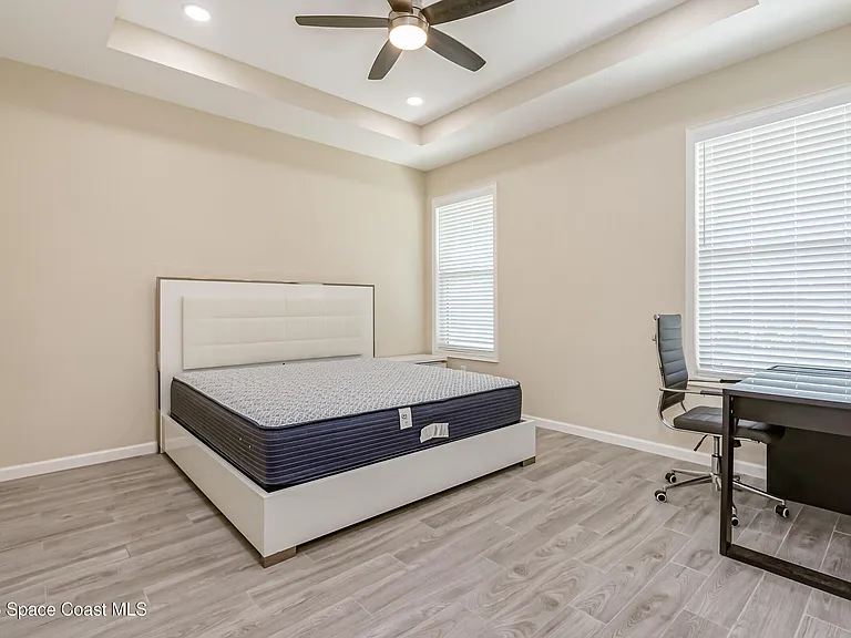 209 E Avenue B — Photo 19