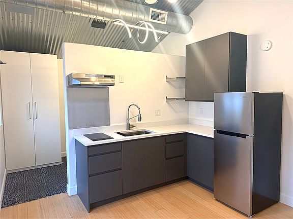 4th image of 1213 S Windsor St #B