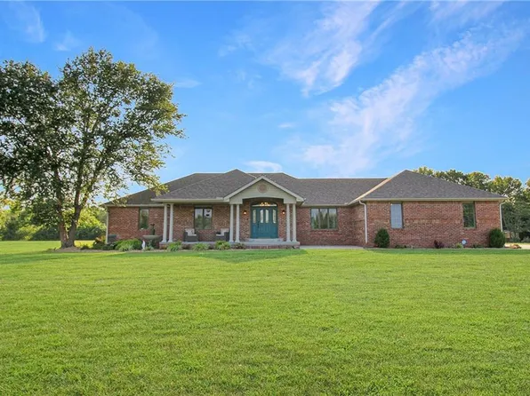 1708 Cedar Ridge Rd, Parsons, KS 67357