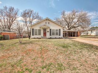 1215 N Walnut St, Guthrie, OK 73044