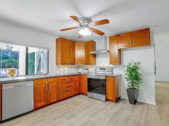 4th image of 6196 Rocky Glen Ct