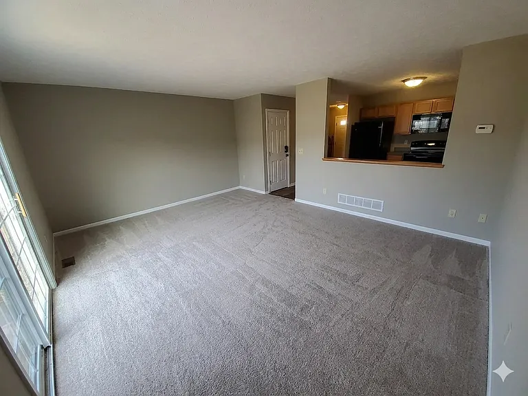 33426 Halle Ct — Photo 6