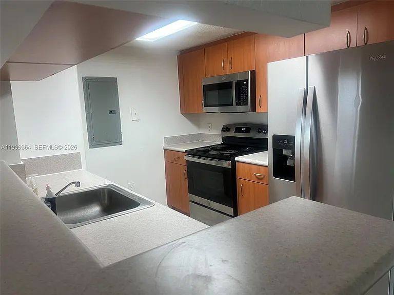 816 NW 11th St #1002 — Photo 3