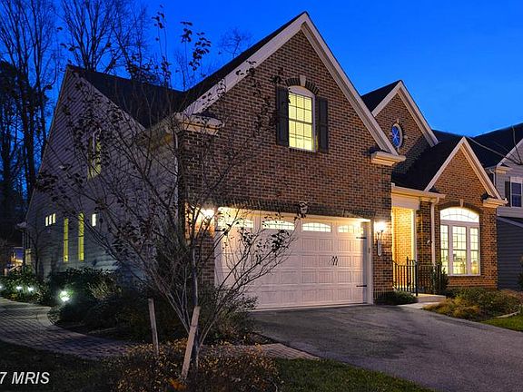 5th image of 623 Samantha Ct