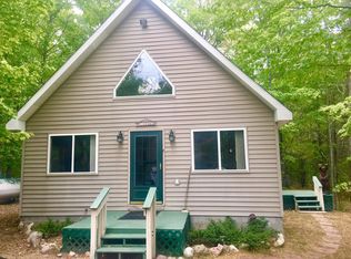 9388 Orchard Beach Rd, Cheboygan, MI 49721