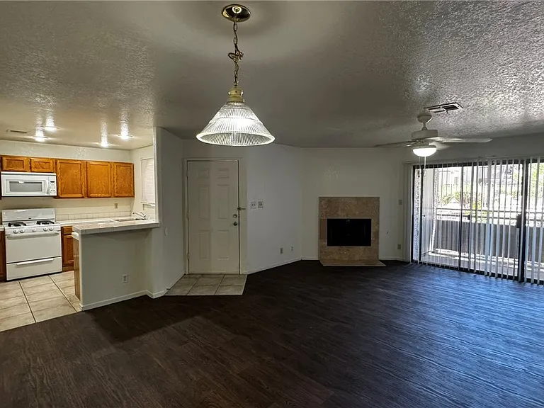 5044 S Rainbow Blvd #104 — Photo 4