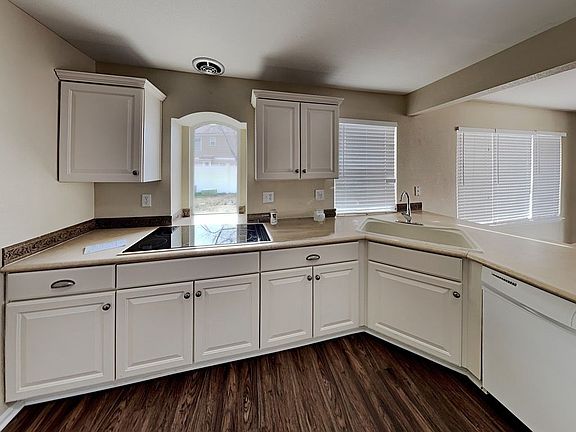 3rd image of 5545 N Cathay Ct