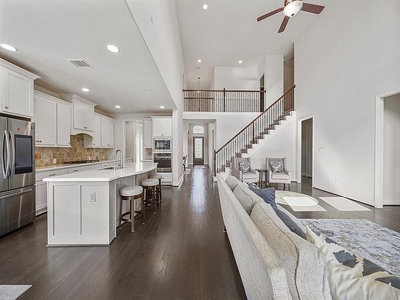 5th image of 3909 Lily Park Ln