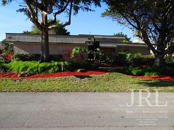 4th image of 8941 S Lake Dasha Dr
