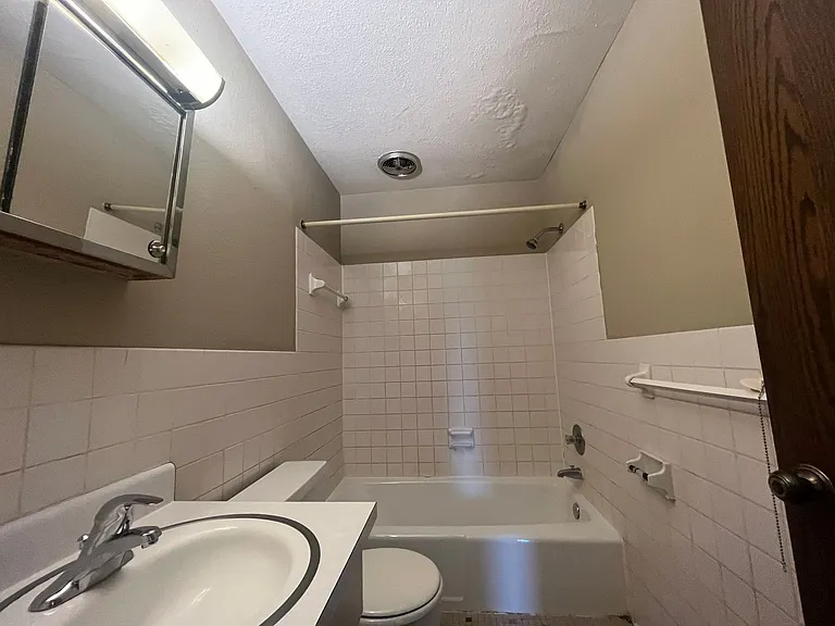 41 Arlington Ave West — Photo 28
