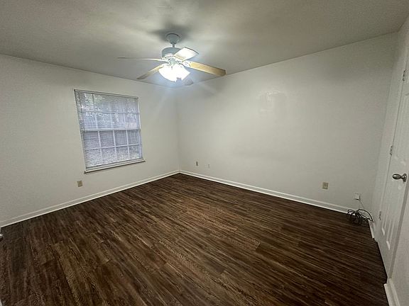 4th image of 424 Richview Park Cir E