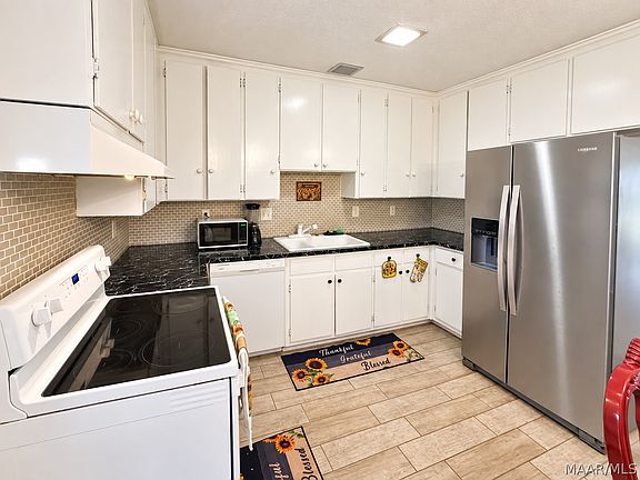 4th image of 1240 Zephyr Hills Dr
