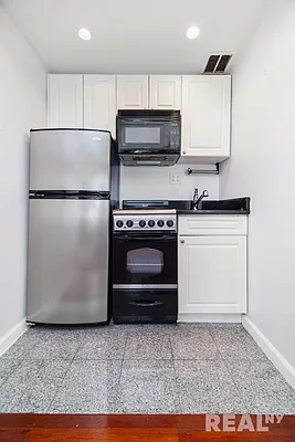 Rented by REAL New York | media 12