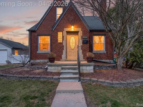 29508 Bock St, Garden City, MI 48135