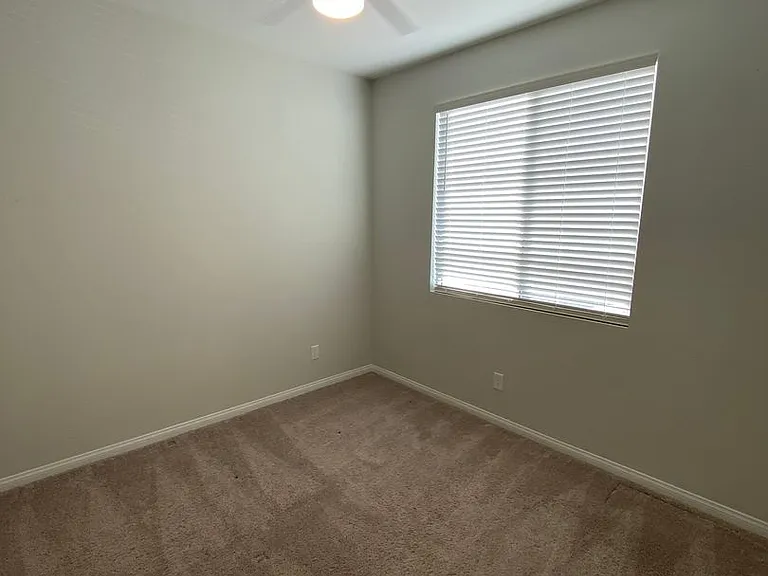 828 Royal Beekman St — Photo 27