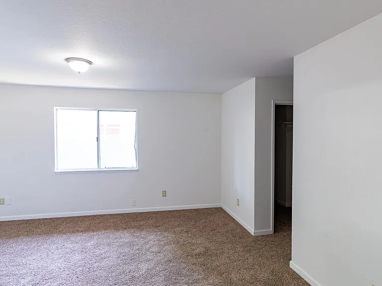 645 S Avenue 647A #647B-649B — Photo 12