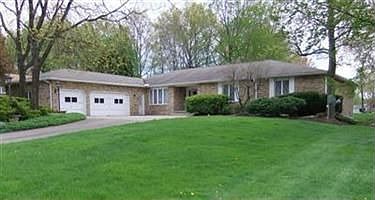 2nd image of 8814 Altura Dr NE