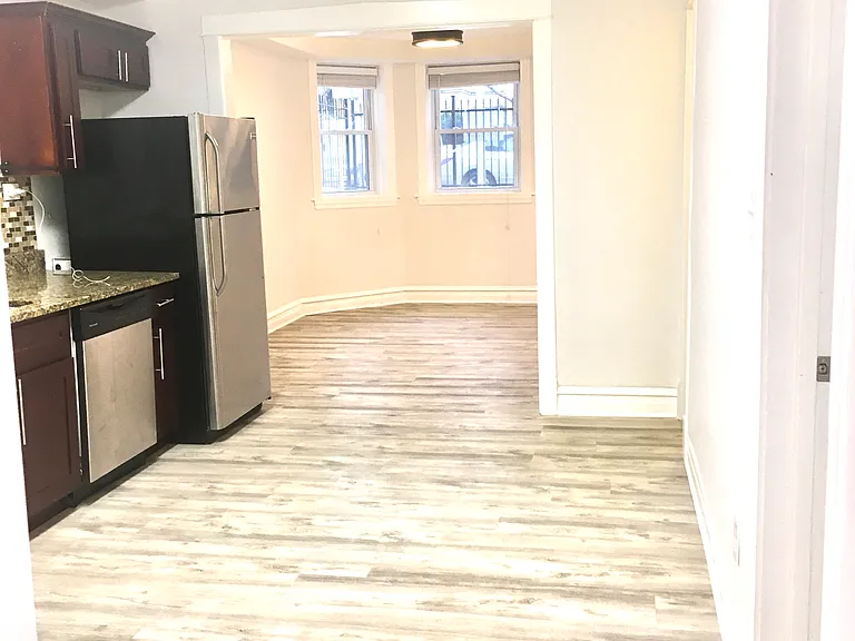 2447 N Harding Ave #G — Photo 11